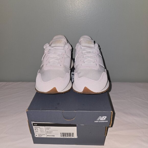 New Balance 237 Running Shoe,in Grey/White, Women's Size 6.5/Men's 5, New in Box - Picture 3 of 9